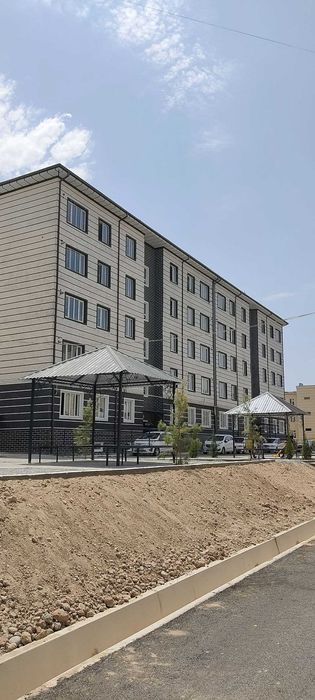 Срочно Машина бозор олдида 3 хонали 3/3/5 60м2 квартира сотилади