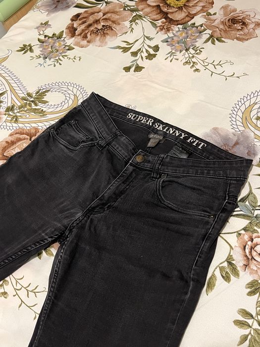 Blugi Skinny Fit Divided