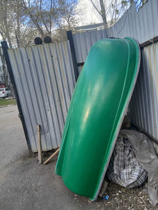 лодка пластиковая