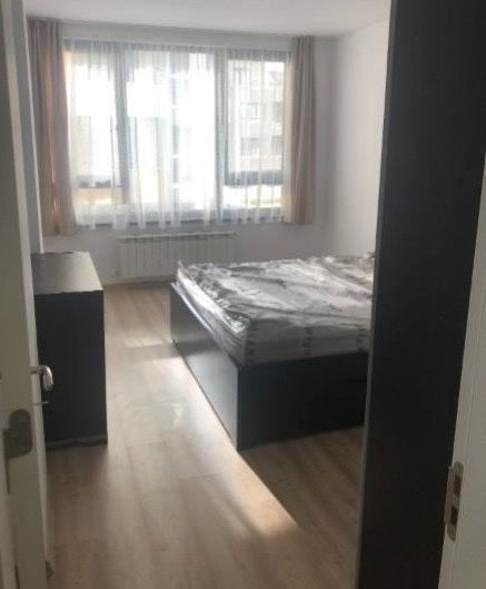 Тристаен обзаведен апартамент в кв. студентски град