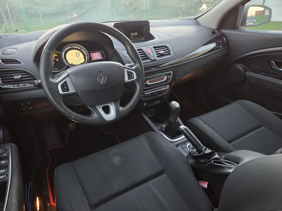 Renault Megane 3 Grandtour 1.5 DCi  2011 Euro 5           

Telefo