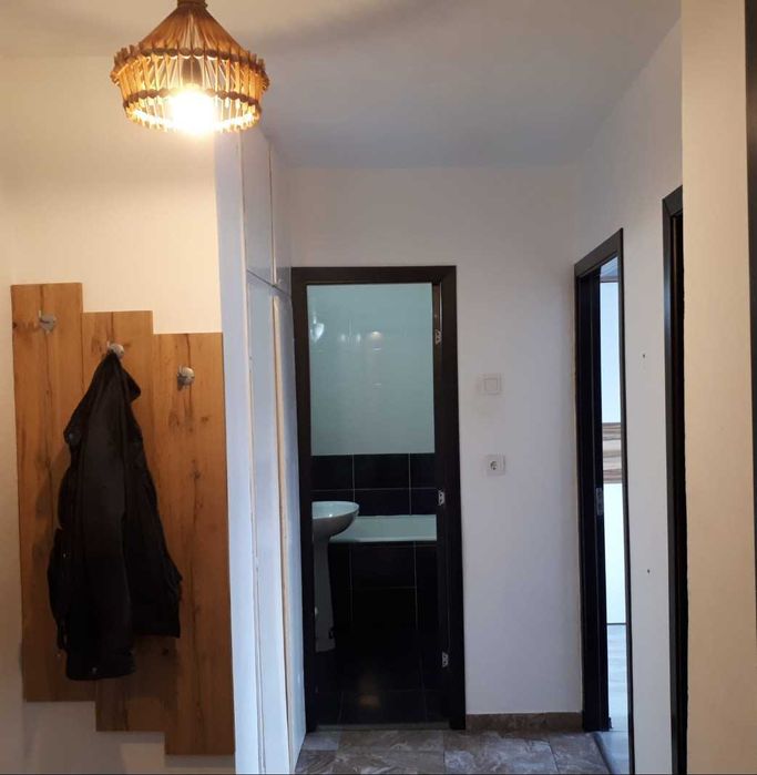 Închiriez apartament