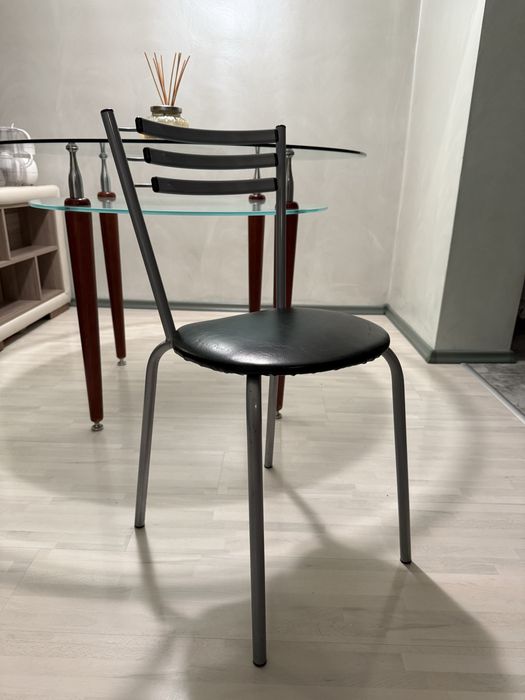 Трапезна маса + 4 стола ПОДАРЪК