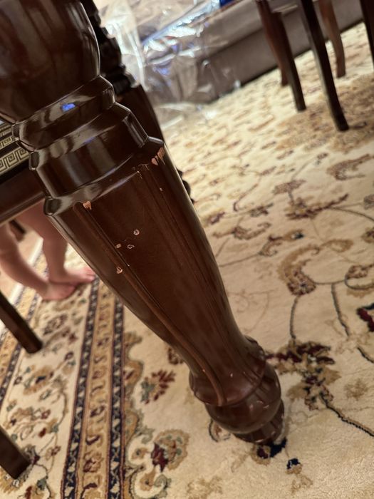 Стол и стулья на 10 персон