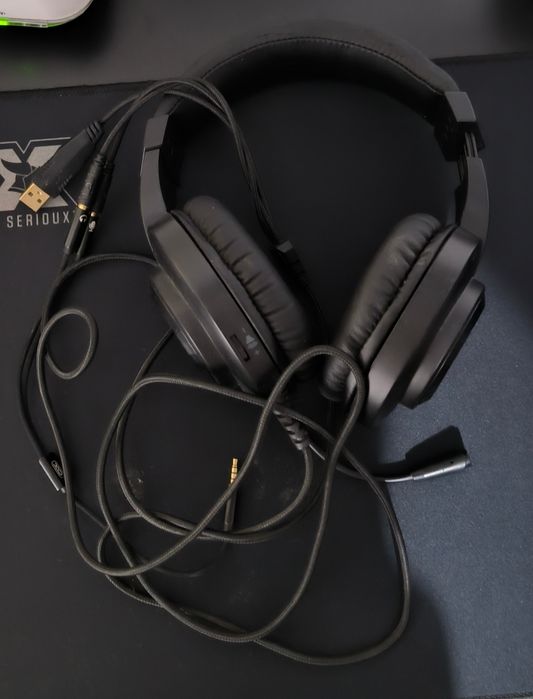 Casti gaming Redragon Hylas, iluminare RGB, in stare buna