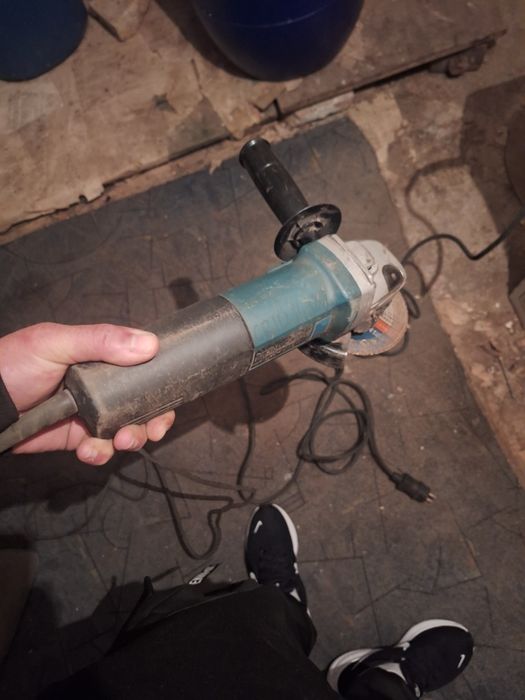 Polizor makita 125mm