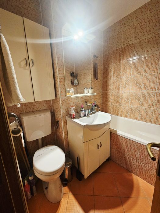 Închiriez apartament 3 camere ultracentral in Râmnicu Vâlcea