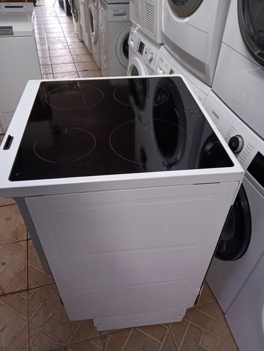 Свободно стояща печка  с индукционни котлони Voss 2 години Гаранция!