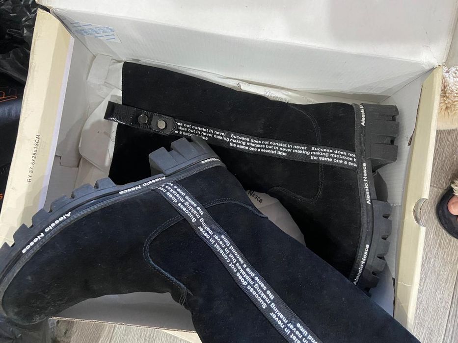 Продам детские сапоги