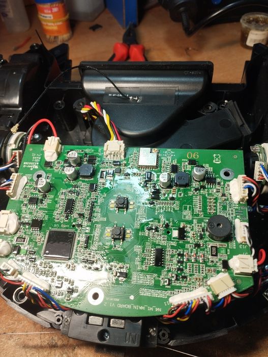 Ремонт робот пылесосы. Робота техника