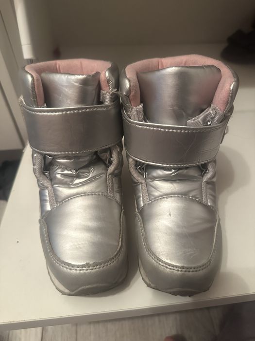 Продам детскую обувь