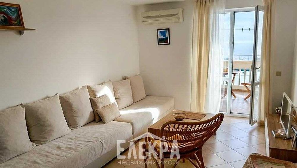 тристаен апартамент с удивителна морска панорама в гр. Бяла.