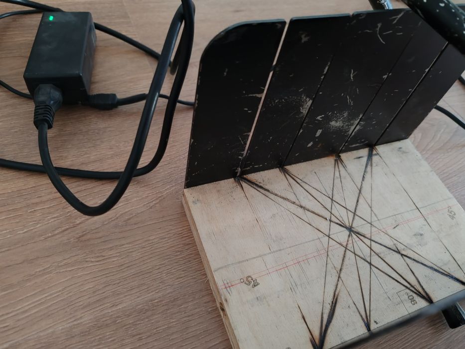 Dispozitiv tăiat în unghi polistiren