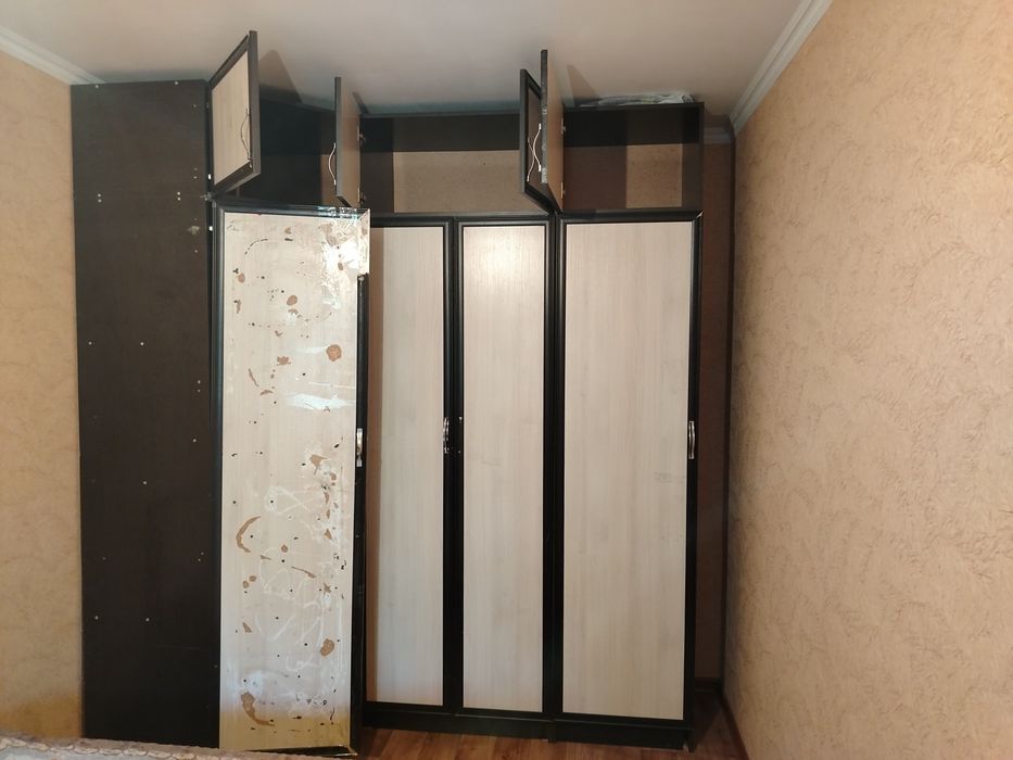 Шкаф угловой, вместительный