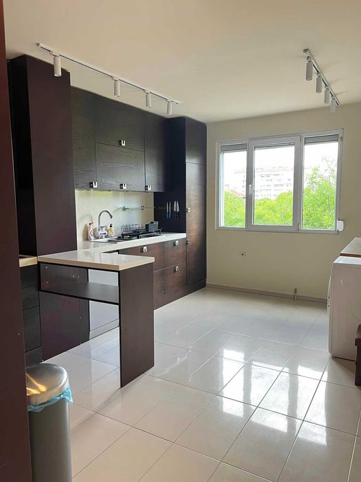 Дава се под наем Тристаен апартамент в София, Банишора - 85 кв.м за 600 € - Снимка #1