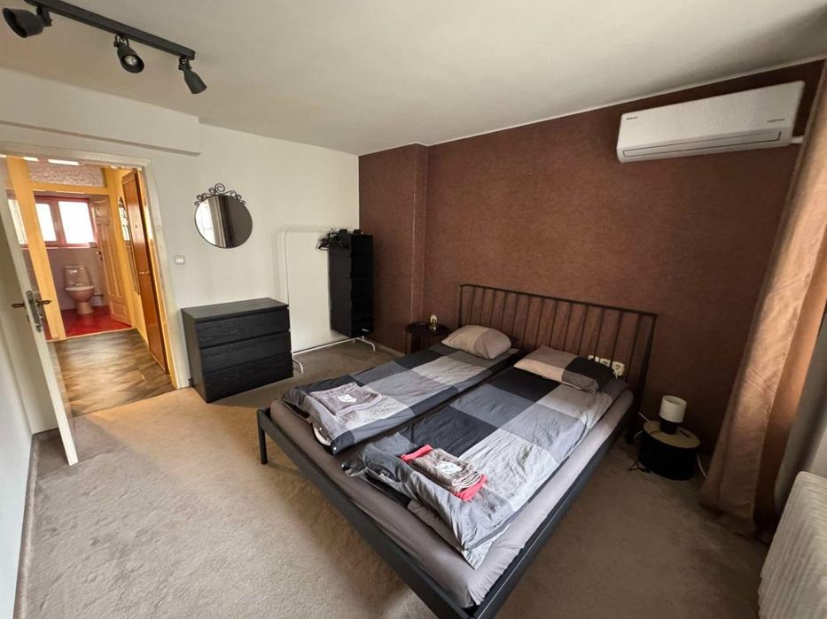 Дава се под наем Тристаен апартамент в София, Център - 62 кв.м за 700 € - Снимка #2