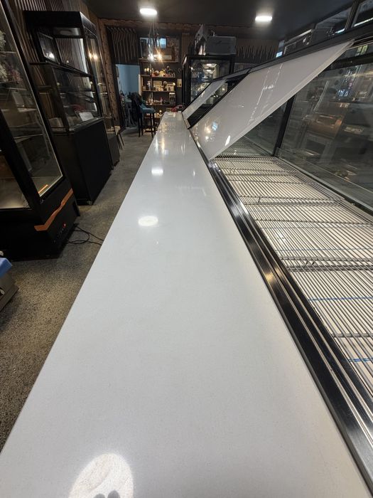 Хладилна витрина за месо и колбаси