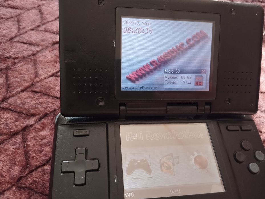 Продам приставку Nintendo DS