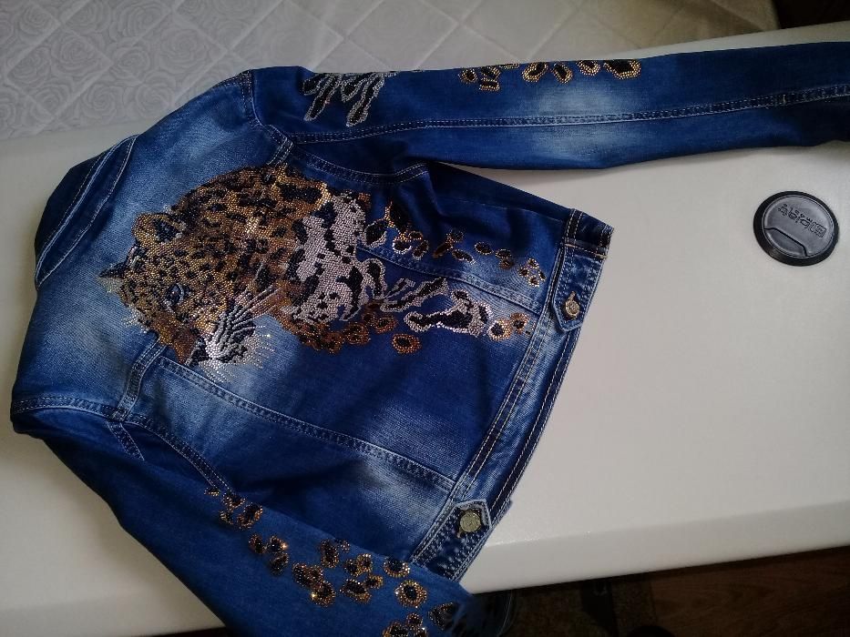 Куртка джинсовая продается