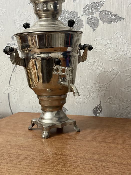 электрический самовар СССР (модель 3C-25/1), 1978 года выпуска.