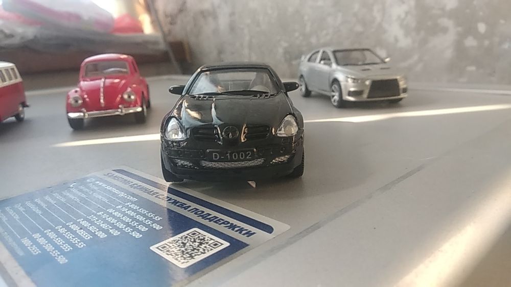 Продам игрушечные машинки модельки.