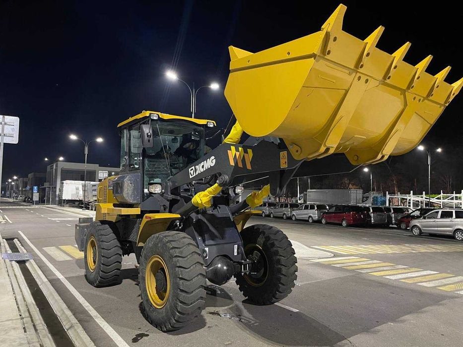 В НАЛИЧИЕ погрузчик XCMG LW 330FN в ташкенте