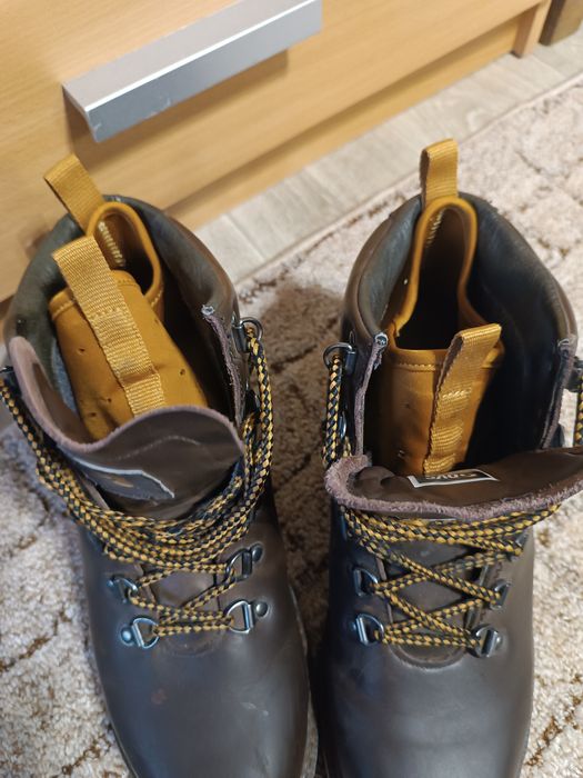 Ghete din piele DVS Yodler