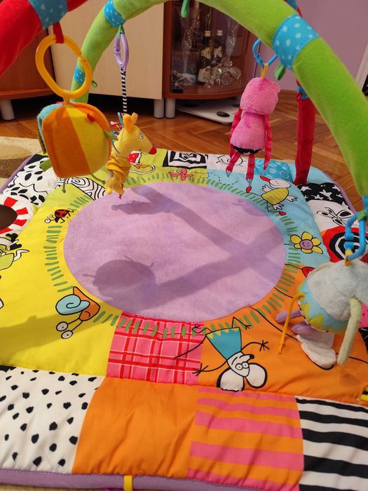 Активна гимнастика за бебе на Taf toys