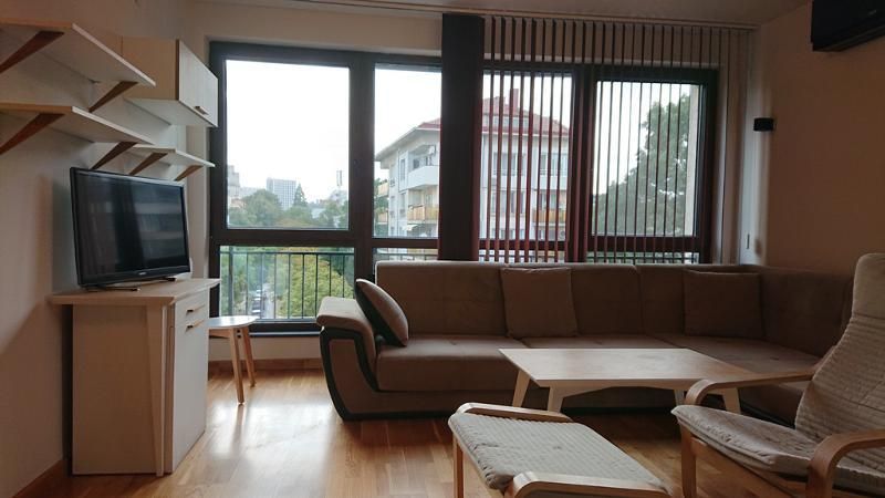 Дава се под наем Тристаен апартамент в София, Лозенец - 87 кв.м за 790 € - Снимка #2