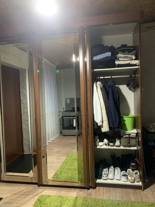 Продам купейный шкаф