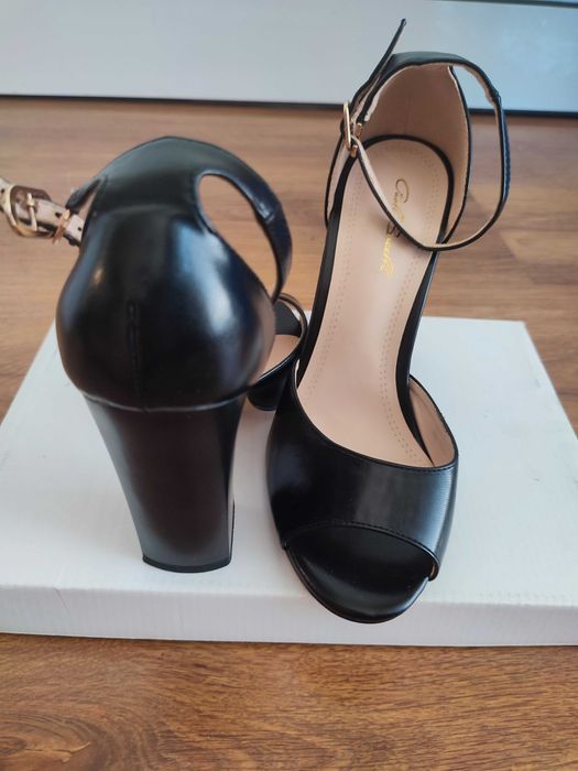 Дамски сандали с висок ток, размер 37