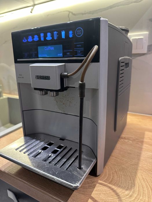 Кафемашина кафеавтомат каферобот Siemens EQ.6 Siemens EQ6-series 300