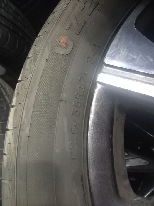 BU/U Tracker Premier Diska Bars 215/55R17