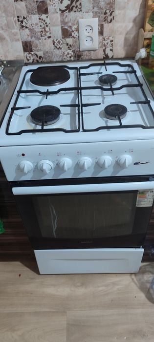 Продам газовую плиту