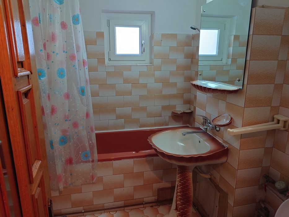 Inchiriez apartament 3 camere PITESTI