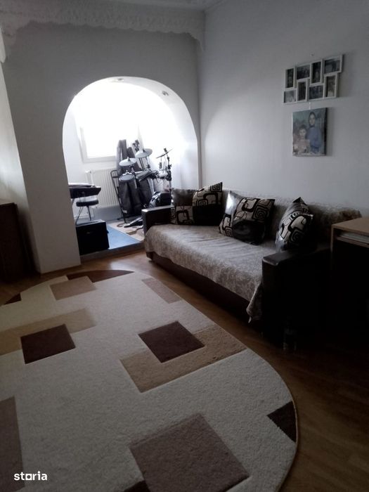 De Vanzare Apartament cu 3 camere zona Progresu