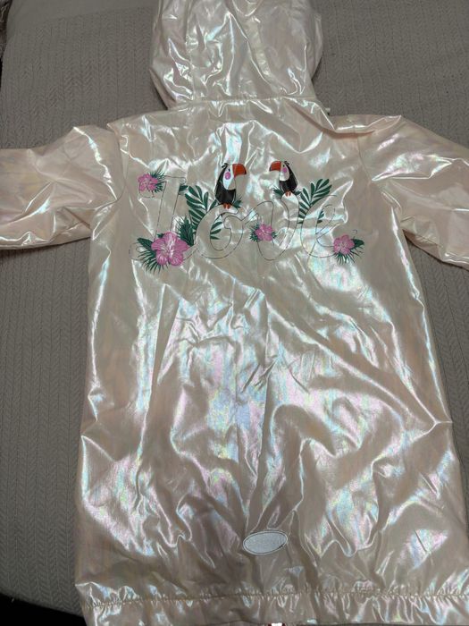 Продаю дождевик на девочку в отличном состоянии