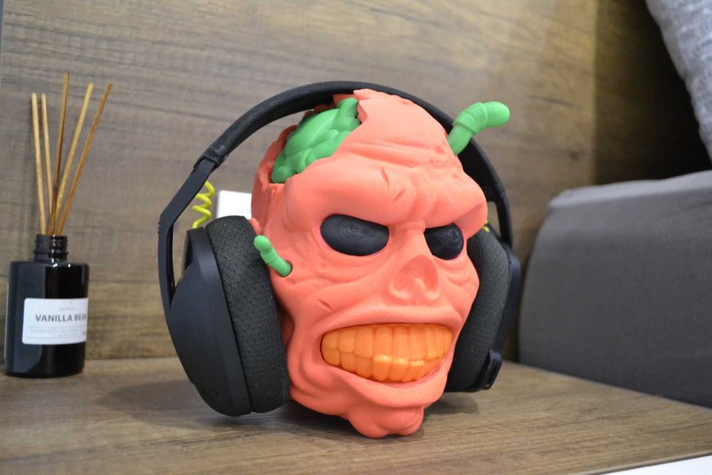 Стойки за слушалки