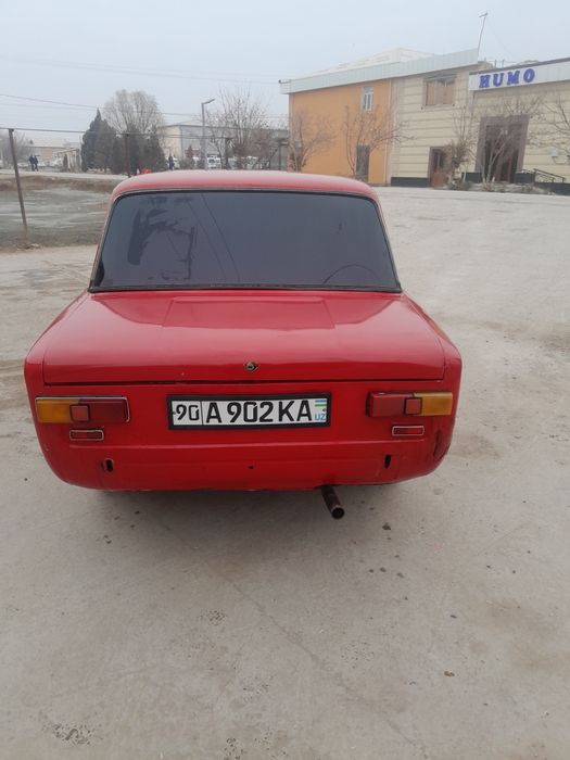 Vaz 21011 sotladi