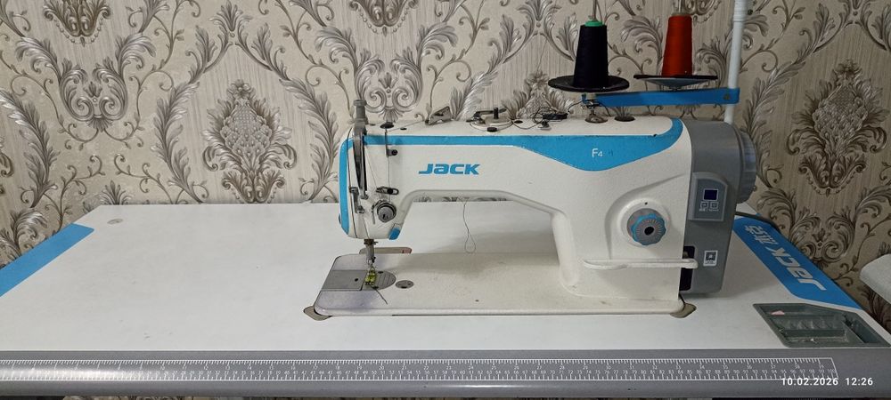 Швейные машинка JACK F4
