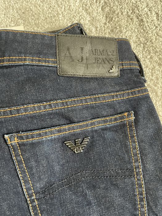 Blugi Armani for men