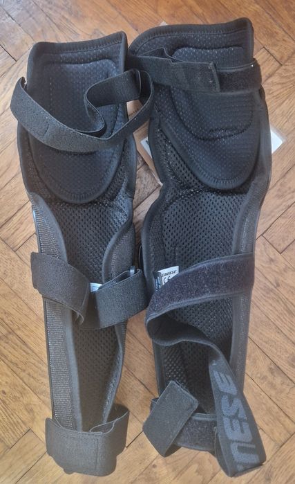 Genunchiere moto Dainese