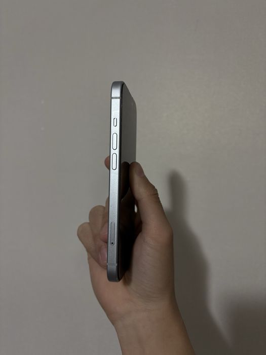 Продам айфон 15 128гб акб 84%