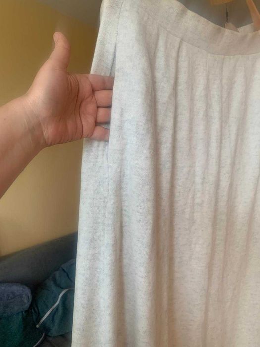 Страхотна, свободна памучна пола на Бенетон