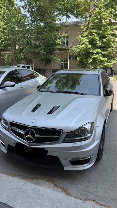 Mercedes benz C63s AMG