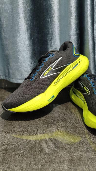 Оригинальные кроссовки Brooks