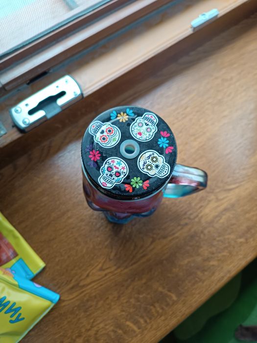 Посуда кружка череп