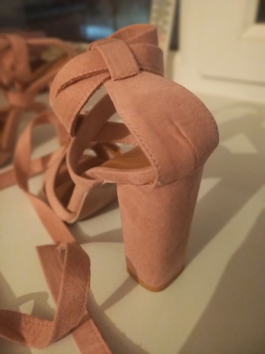 Босоножки летние