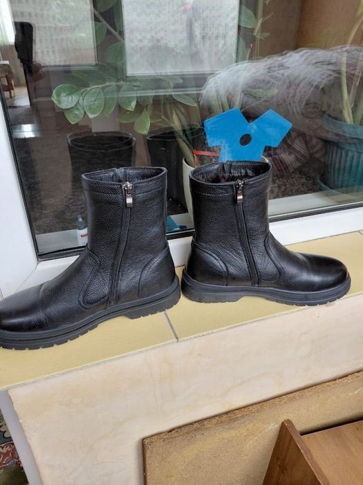 Продам зимнюю обувь