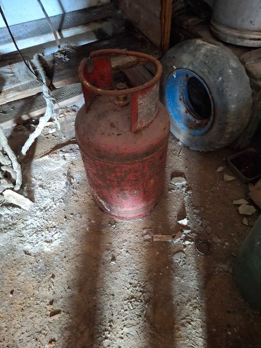 Продается газовый балон средний